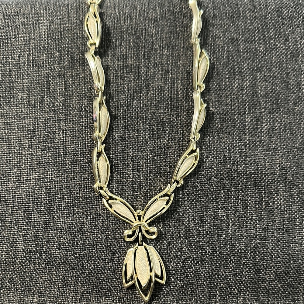 Elegant Gold Necklace